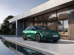 <b>新款极狐阿尔法S5将新能源车型的设计元素与极狐</b>