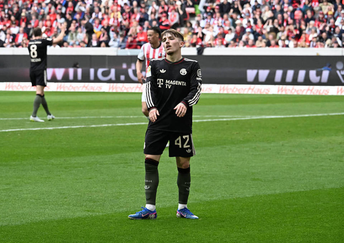 18岁新星绝杀弗赖堡 拜仁信心爆棚迎战皇马