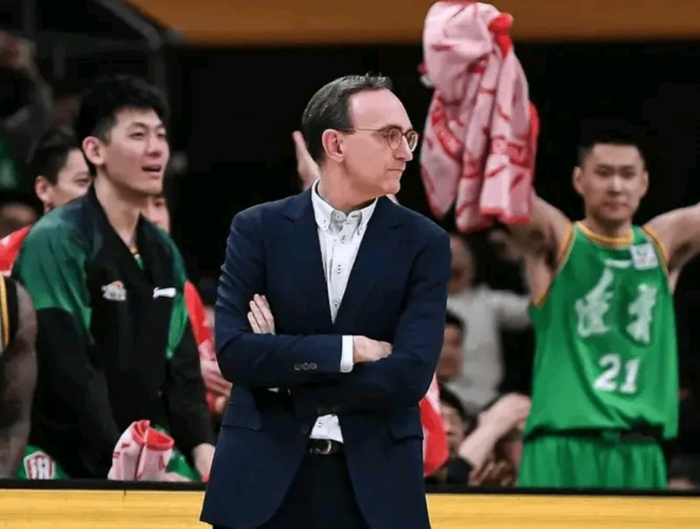 辽宁男篮两连败暴露防守漏洞 三分火力不足成关